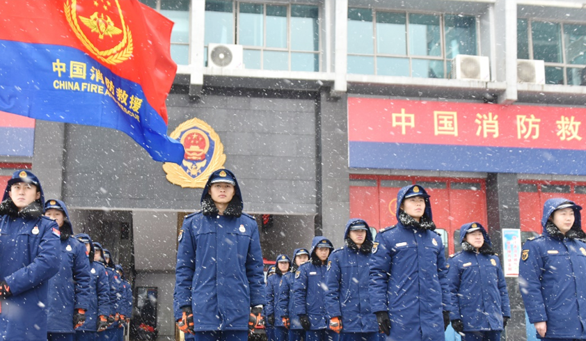 湖南消防全力戰(zhàn)冰雪保平安